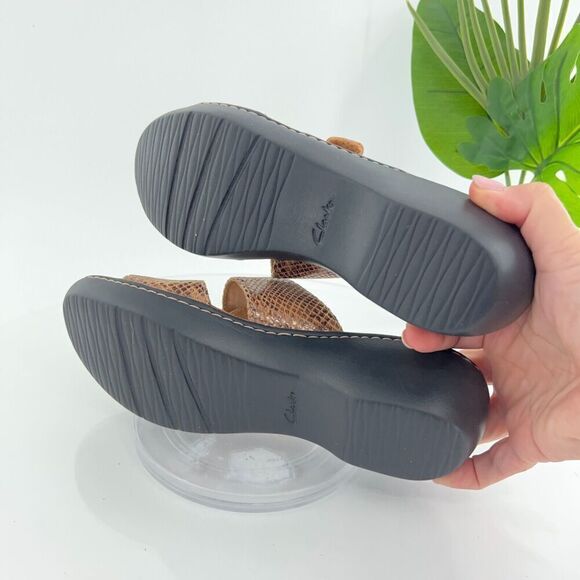 Clarks Women's Delana Fenela Sandal Size 8 Strappy Slide  Leather Casual Shoe - Picture 10 of 14